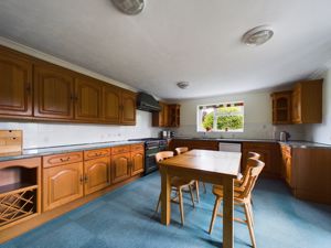 Kitchen- click for photo gallery